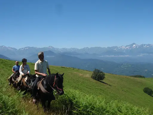 Pyrénées A Cheval
