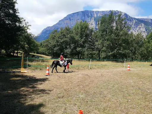 Equit À Courmes