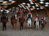 Centre Equestre le Rio Javar : École D’équitation Avec Séjour Équestre Pour Adultes et Adolescents À Farges-allichamps