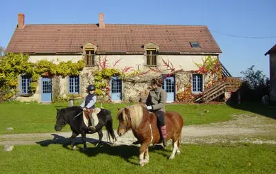 "les Écuries de Saint-pierre" les Gîtes du Berry À St-pierre