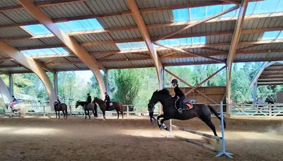 Le Fer À Cheval, Centre Équestre, Poney Club et Centre de Tourisme Équestre