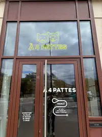À 4 Pattes