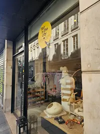 Flair In The City "art de Vivre For Pets" Concept Store & Grooming