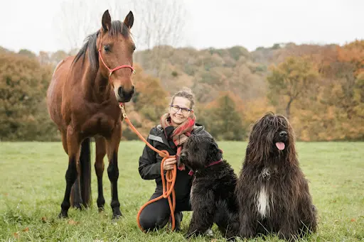 Valérie Gallois - Comportementaliste Chien & Cheval | Educateur Canin