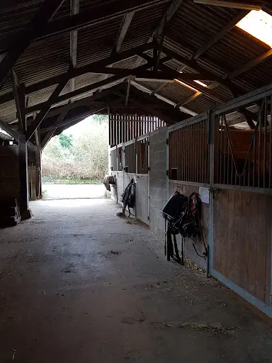 Écuries la Ferme de Lanvern ( Pension Chevaux)