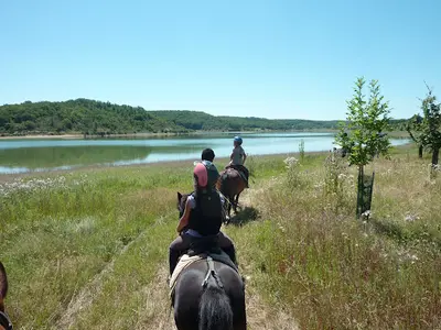 Cavale en Herbe Centre Équestre Poney Club Mirande Marciac Gers