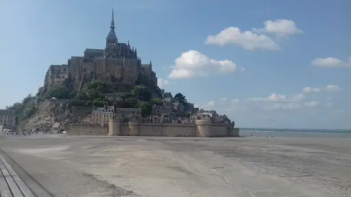 Gite de Groupe, Mont St Michel. les Crinières de la Baie. Bretagne. Pension Équestre