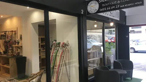 Toutou Saloon