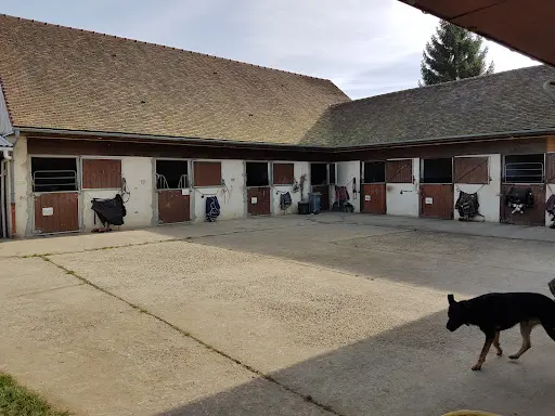 Les Ecuries de Mézières